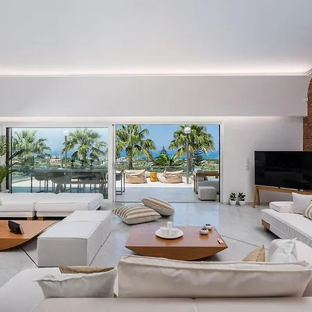 Giakoumakis Luxury-private *