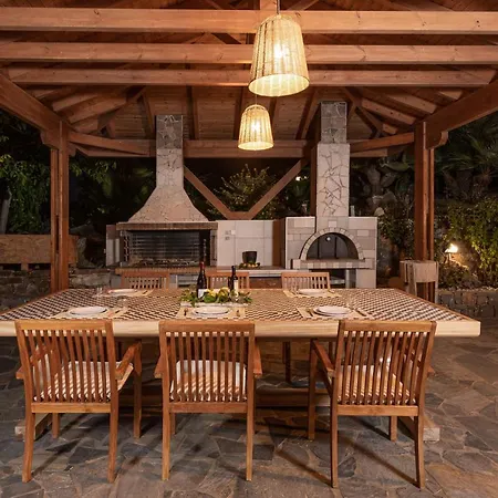 Giakoumakis Luxury-private Villa