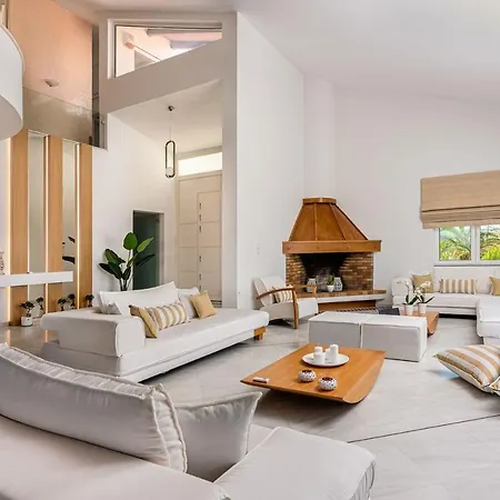 Giakoumakis Luxury-private *